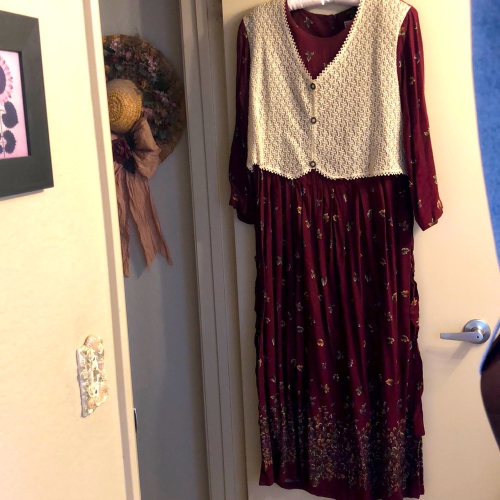 R&K original vested marooned floral long sleeves dress worn once